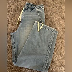 AE LOOSE PULL ON JEAN